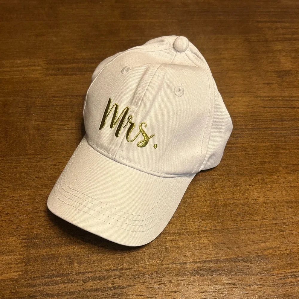 Mrs. White Wedding Bridal Bachelorette Baseball Cap Hat NWOT - Picture 1 of 6